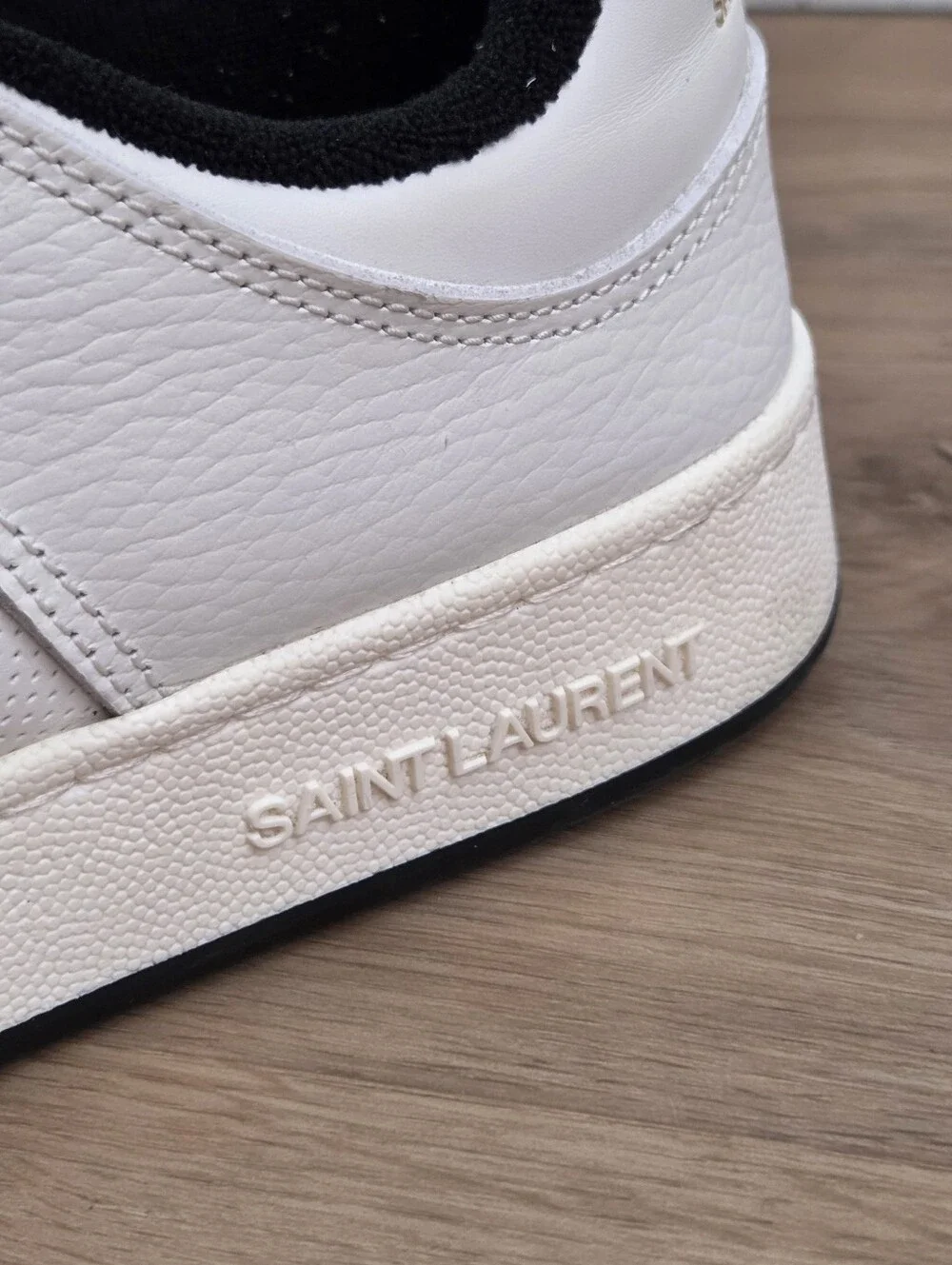 Saint Laurent Unisex Sl61 Low Top Sneaker 42.5 (M 9) Designer Streetwear Casual